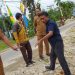 Sekertaris Komisi II Dewan Perwakilan Rakyat Daerah (DPRD) Kabupaten Bone Bolango, Paris Djali saat meninjau pengerjaan jalan Kasmat Lahay. (Foto: Istimewa)
