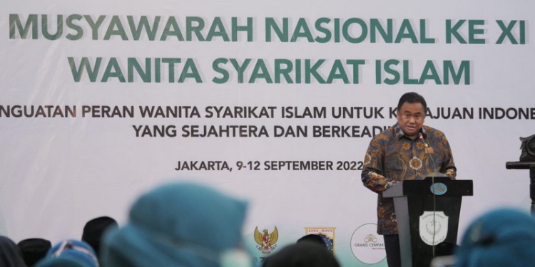 Rachmat Gobel saat memberikan pidato dalam acara pembukaan Musyawarah Nasional XI Wanita Syarikat Islam di Jakarta.