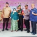 Ketua Dewan Perwakilan Rakyat Daerah (DPRD) Kabupaten Bone Bolango, Halid Tangahu memantau secara langsung penyaluran Bantuan Sosial di Desa Boludawa, Kecamatan Suwawa, Kabupaten Bone Bolango (14/9/2022). (Foto: Istimewa)