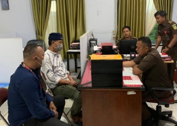Tersangka Ibrahim Papeo Hippy, pelaku tindak pidana Korupsi terkait dengan perkara Penyalahgunaan dana hibah dari Pemerintah Kabupaten Gorontalo kepada Komite Olahraga Nasional Indonesia (KONI) Kabupaten Gorontalo sebesar Rp 1.5 miliar  T.A 2020.