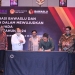 Penandatanganan pakta integritas oleh Penjagub Hamka Hendra Noer mewakili kepala daerah se Indonesia pada Rakornas Bawaslu dan kepala daerah terkait netralitas ASN, di Ballroom Hotel Trans Resort, Bali, Selasa (27/9/2022). (Kominfo Prov. Gorontalo)