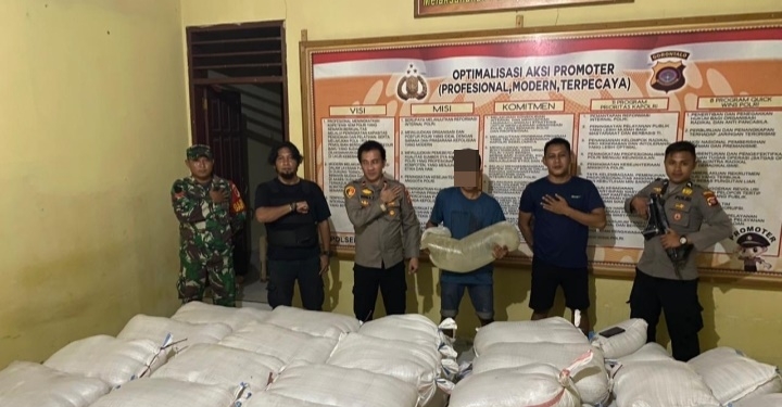 Polsek Popayato Barat berhasil menyita ribuan ton miras jenis cap tikus di Perbatasan Gorontalo-Sulteng, Kamis (29/9/2022) (istimewa)