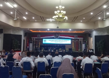 Rapat kerja komisi B, DPRD Kota Gorontalo,  evaluasi serapan anggaran dan realisasi PAD semester 1 tahun 2022. (Foto: Sari/gopos)