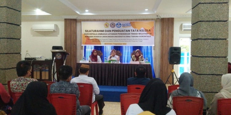 Rektor UNBITA Gorontalo memberikan sambutan pada rapat pimpinan perguruan tinggi bersama dosen, Rabu (7/9/2022) (muhajir/gopos)