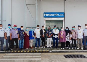 APTISI dan Pimpinan PTS se-Gorontalo saat mengunjungi perusahaan Panasonic (istimewa)