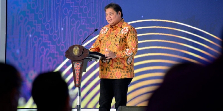 Menteri Koordinator Bidang Perekonomian Airlangga Hartarto dalam sambutannya pada Rakorpusda Pengendalian Inflasi 2022, di Surabaya, Rabu (14/9).