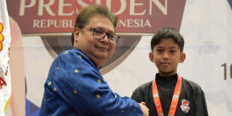 Penyelenggaraan Kejuaraan Nasional (Kejurnas) Wushu 2022 di Graha Universitas Negeri Surabaya, Selasa (20/09), Menteri Koordinator Bidang Perekonomian Airlangga Hartarto berkesempatan hadir.