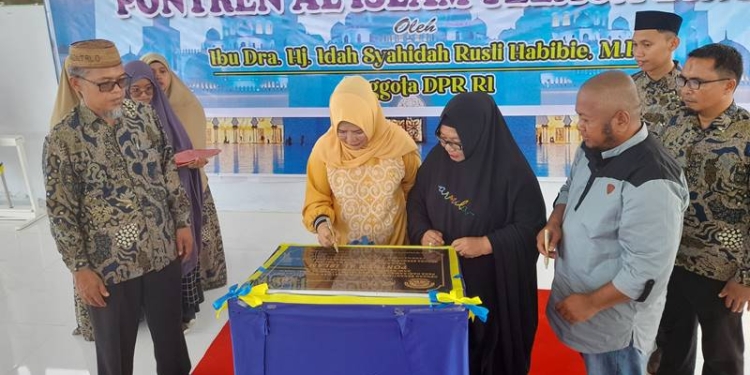 Penandatanganan prasasti