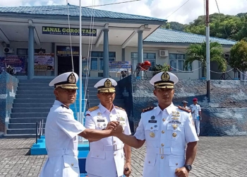 Letkol Laut (P) Homa Sugama (kanan), Laksamana Pertama TNI Nouldi J. Tangka (tengah), Danlanal Gorontalo Letkol laut (P) Indragiri Yani Wardhono (kiri). Rabu (26/10/2022). Sari/gopos