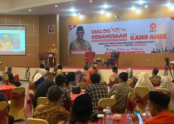 Dialog kebangsaan bersama kang aher dihadiri oleh para tokoh agama, tokoh masyarakat, serta anak muda, Jumat (28/10/2022) di Hotel Damhil, Kota Gorontalo (muhajir/gopos)