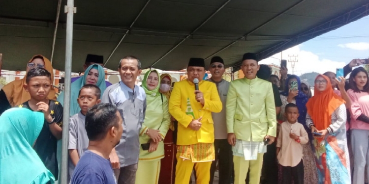 Wabup Gorontalo saat memberikan sambutan pada perayaan maulid nabi di Kecamatan Tibawa, Kabupaten Gorontalo, Sabtu (8/10/2022). Foto: Said/Gopos