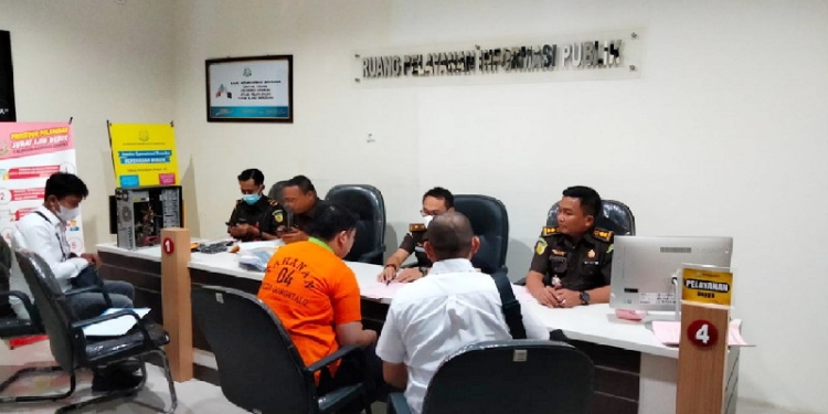 Polda Gorontalo Limpahkan Perkara Judi Bola Online ke Kejaksaan Negeri Kota Gorontalo.