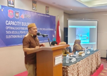Ketua DPRD Bone Bolango, Halid Tangahu saat menghadiri kegiatan Capacity Building Optimalisasi Pendapatan Asli Daerah (PAD) melalui perbaikan tata kelola, penyelesaian piutang dan Elektronifikasi Transaksi Pemerintah Daerah (ETPD) di Hotel Maqna Kota Gorontalo, Senin (17/10/2022). (Foto: Humas)