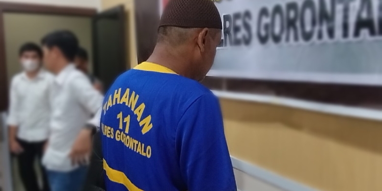 DY pelaku pembunuhan di Desa Juriyah, Kecamatan Bilato, Kabupaten Gorontalo. (Foto: Putra/Gopos)