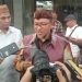 Wakil Ketua Majelis Syuro PKS, Ahmad Heryawan memberikan keterangan didambingi Ketua DPW PKS Gorontalo, Adnan Entengo, Jumat (28/10/2022) (muhajir/gopos)
