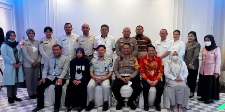 PT Jasa Raharja Gorontalo menghadiri rapat koordinasi dalam rangka membangun sinergitas penjaminan korban kecelakaan lalu 
lintas bagi peserta JKN, Rabu (12/10/2022). Foto : Humas Jasa Raharja