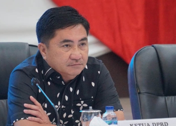 Ketua DPRD kota Gorontalo, Hardi Sidiki, saat mengikuti Rakornas pengendalian inflasi secara virtual di BLY Rudis Wali Kota Gorontalo, Senin (24/10/2022). Foto: Humas Dekot