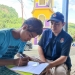 Ketua KPU Bone Bolango, Adnan Berahim (kanan) melaksanakan verifikasi faktual terhadap keanggotaan partai politik di Perbatasan Gorontalo-Sulawesi Utara, Minggu (30/10/2022) (istimewa)