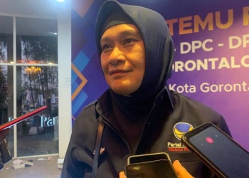 Ketua DPD NasDem Kota Gorontalo saat diwawancari awak media (muhajir/gopos)