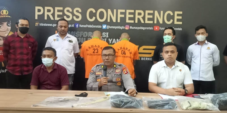 Kaur Penmas bid Humas Polda Gorontalo,  AKP Heni M. Rahayu, saat konferensi pers di Mapolda Gorontalo, Kamis (27/10/2022).(Sari/gopos)