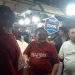 Wali Kota Gorontalo, Marten Taha saat berdialog dengan perdana pasar liluwo, kecamatan kota Tengah, Kota Gorontalo, Minggu (2/10/2022). (Sari/gopos)