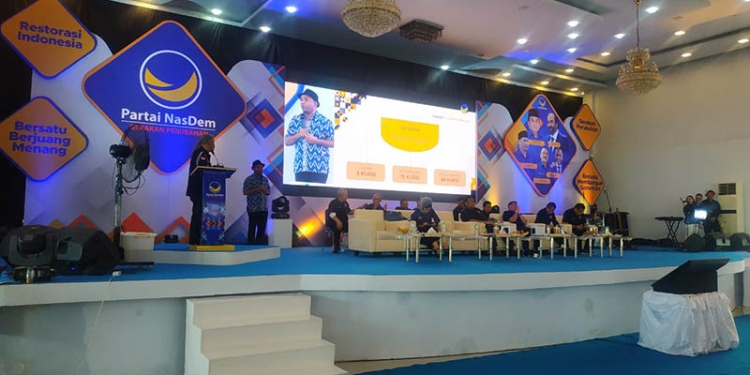 Gubernur Akademi Bela Negara Partai Nasdem, I.G.K Manila, Memberikan Sambutan Temu Pengurus DPD, DPC, DPRT, Kabupaten Boalemo dan Kabupaten Pohuwato, di Gedung Universitas Pohuwato, Sabtu 22/10/2022 (Yusuf/Gopos)