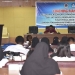 Warek I Hartom Malik memberikan sambutan pada pembekalan mahasiswa PLP (Dok. UNG)