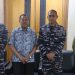 Ketua DPRD Provinsi Gorontalo, Paris RA Jusuf berpose bersama Danlanal Gorontalo, Letkol P Homa Sugama, Senin (24/10/2022).(Humas Deprov Gorontalo)