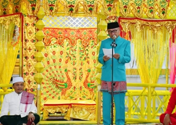 Bupati Pohuwato, Saipul Mbuinga, Memberikan Sambutan Peringatan Maulid Nabi Muhammad SAW 1444 Hijiriah/2022 Masehi, di Masjid Agung Baiturrahim Pohuwato, Jum'at 07/10/2022 (Istimewa)
