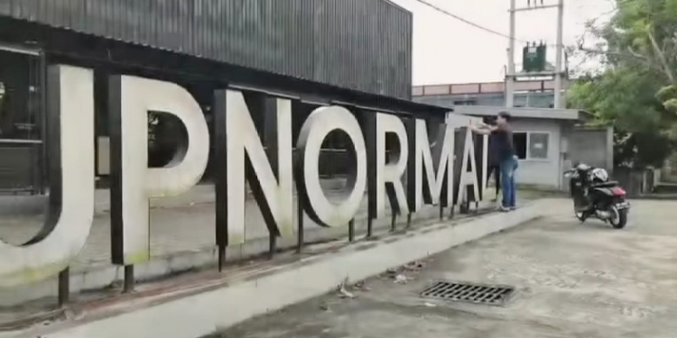 Warunk Upnormal Jl. Ir. Hi. Joesoef Dalie Kelurahan Wongkaditi Barat, Kecamatan Kota Utara, Kota Gorontalo.