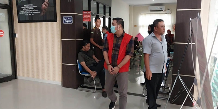 Satreskrim Polresta Gorontalo Kota melimpahkan kasus KDRT, suami tabrak istri ke Kejaksaan Negeri Kota Gorontalo, Rabu (26/10/2022). Istimewa