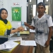 Salah Satu Pemilik Talang Menerima Tali Dari Perusahaan PT PETS, di Kantor Merdeka Copper Gold, Rabu 26/10/2022 (Yusuf/Gopos)