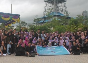 Ikatan Lembaga Mahasiswa Psikologi Indonesia (ILMPI) berpose pada kegiatan memperingati hari kesehatan mental sedunia dengan membawa satu isu yaitu kebutuhan Daerah Gorontalo dalam pembangunan rumah sakit jiwa (istimewa)