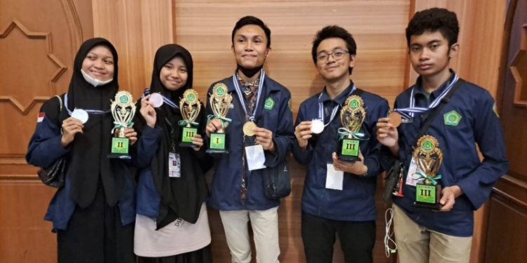 Siswa madrasah asal Gorontalo berhasil meraih mendali pada ajang KSM tingkat nasional (istimewa)