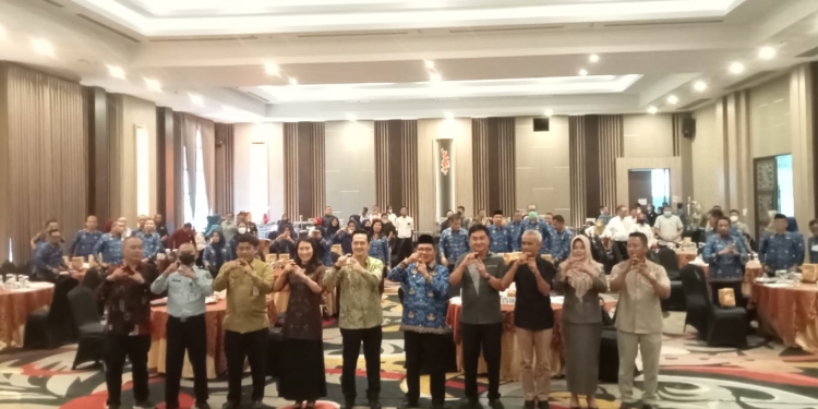 Focus Group  Discussion (FGD) Ranperda Pajak Daerah dan Retribusi Daerah berdasarkan Undang-undang Nomor 1 tahun 2022, di hotel Aston Gorontalo, Senin (17/10/2022. Foto: Sari/gopos