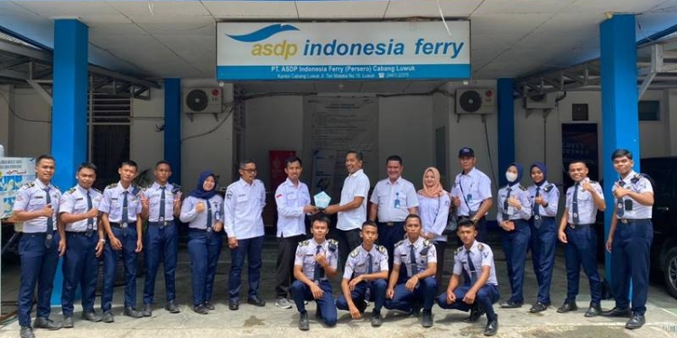 35 siswa SMK Bina Taruna Gorontalo melaksanakan magang di PT ASDP Cabang Luwuk (istimewa)