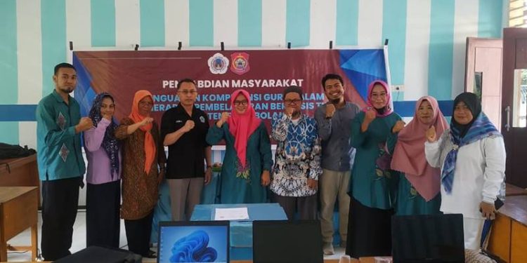 Program pengabdian kepada masyarakat yang dilakukan oleh dosen Teknik UNG di Sekolah dasar Negeri 3 Kabila Bone, kabupaten Bone Bolango, Kamis (10/20/22) (istimewa)