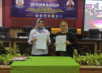 Penandatanganan MoU dalam rangka pengembangan kurikulum Administrasi Publik, Rabu (19/10/2022) (istimewa)