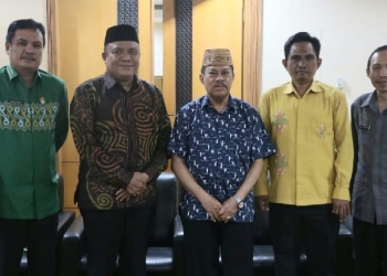 Ketua DPRD Provinsi Gorontalo, Paris RA Jusuf (tengah) menerima kunjungan Kanwil Kemenag Provinsi Gorontalo, Kamis (27/10/2022) (hms/deprov)