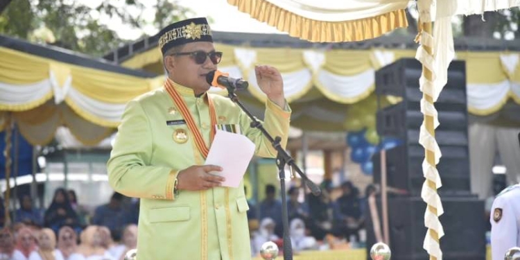 Wali Kota Gorontalo, Marten Taha memberikan sambutan pada upacara peringatan hari sumpah pemuda dan dirangkaikan pencanagan HUT Korpri ke-51, Jumat (28/10/2022) (Dok. Pemkot)
