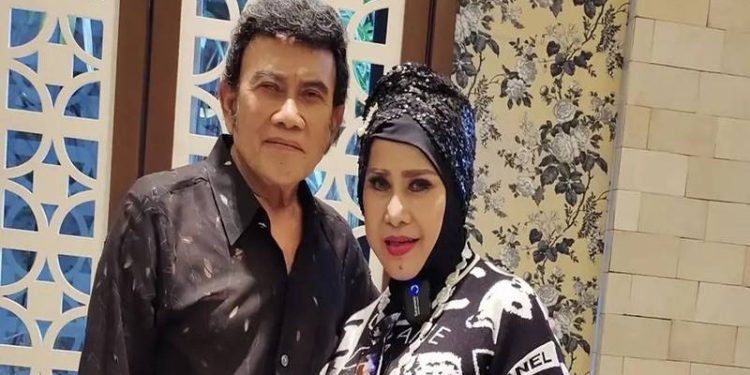 Foto: Instagram/elvy_sukaesih