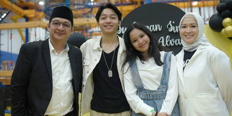 Kiesha Alvaro dan keluarga (Foto : Instagram @kiesha.alvaro)