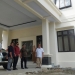 Jajaran anggota DPRD Kabupaten Bone Bolango saat meninjau kantor DPRD baru di Desa Ulantha. (Foto: Istimewa)