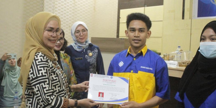 Merlan Harap Lulusan Pelatihan Berbasis Kompetensi Bisa Aktualisasi Ilmu di Lapangan
