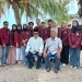 Wakil Ketua MPR RI, Fadel Muhammad, berpose bersama dengan mahasiswa penerima bantuan Beasiswa Bidik Misi di Desa Wisata Religi Bubohu, Desa Bongo, Kecamatan Batudaa Pantai, Kabupaten Gorontalo. (hasan/gopos)