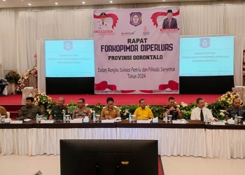 Rapat Forkopimda Provinsi Gorontalo diperluas membahas kesiapan pengganggaran untuk Pilkada 2024, Senin (7/11/2022) di Grand Palace Convention Center Kota Gorontalo. (putra/gopos)