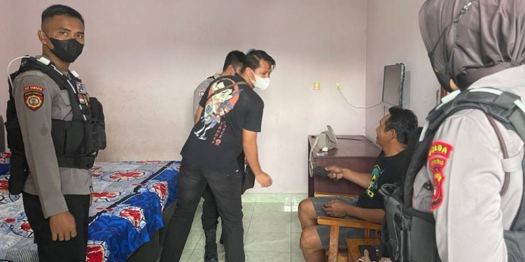 razia pasangan mesum