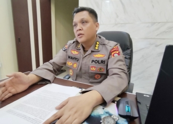 Kabid Humas Polda Gorontalo, Kombes Pol Wahyu Tri Cahyono ditemui di Ruang Kerjanya, Senin (7/11/2022). (Foto: Putra/Gopos)