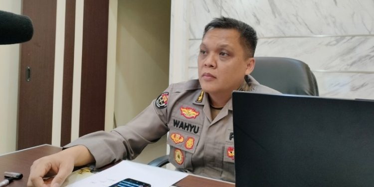 Kabid Humas Polda Gorontalo, Kombes Pol. Wahyu Tri Cahyono dikonfirmasi, Senin (7/11/2022). (foto: Putra/Gopos)