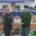 Penyerahan Naskah Ranperda APBD 2023 saat Rapat Paripurna Dewan Perwakilan Rakyat Daerah (DPRD) Kabupaten Bone Bolango terkait pembicaraan tingkat satu terhadap Ranperda APBD tahun 2023, Jumat (18/11/2022). (Foto: Putra/Gopos)